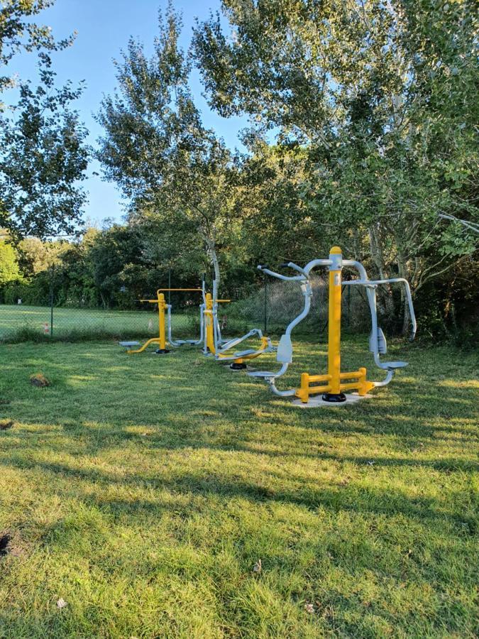 Camping La Sousta**** Remoulins Buitenkant foto
