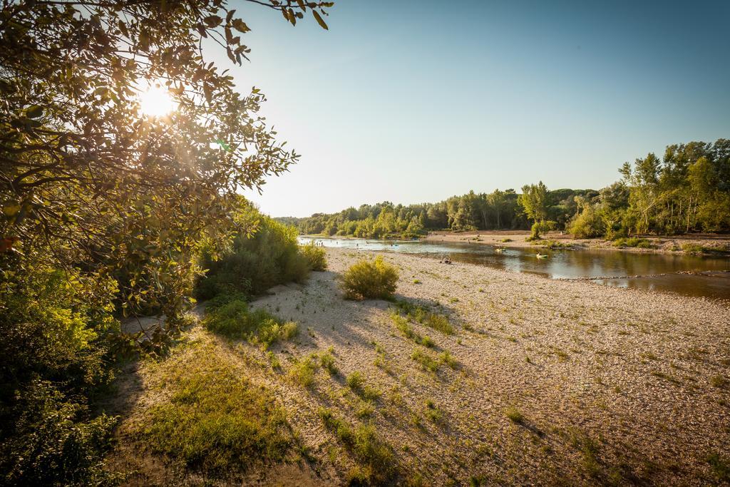 Camping La Sousta**** Remoulins Buitenkant foto