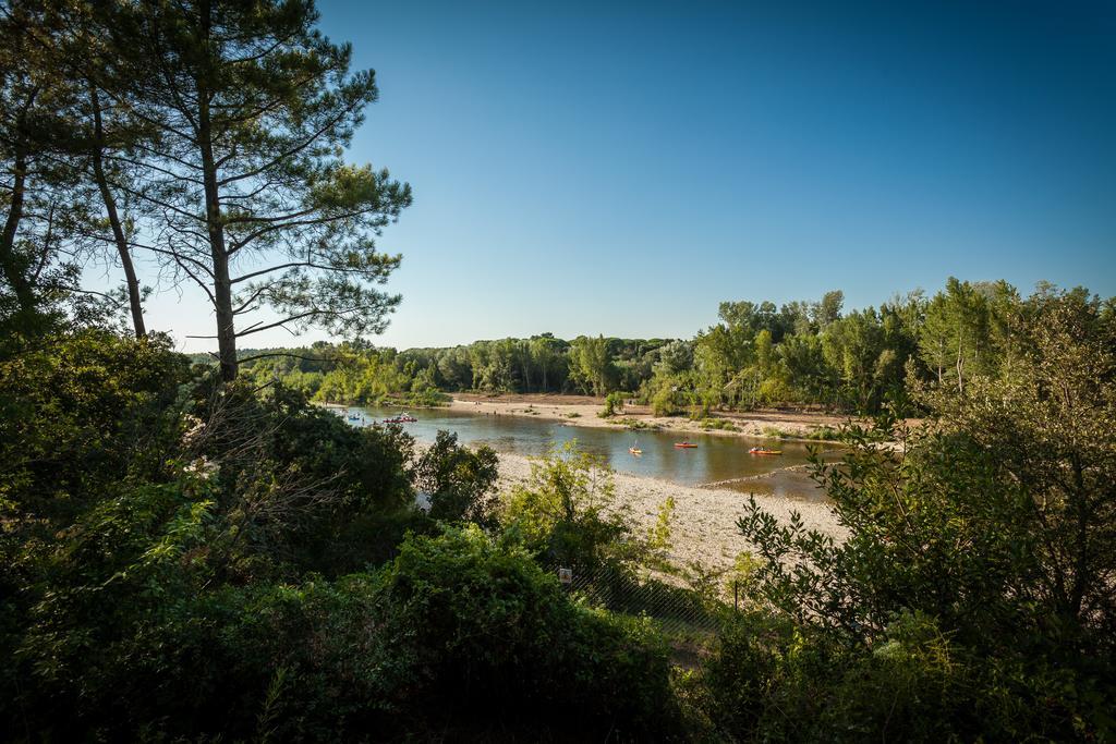Camping La Sousta**** Remoulins Buitenkant foto