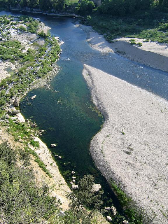 Camping La Sousta**** Remoulins Buitenkant foto