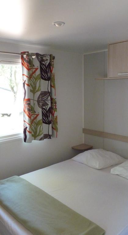 Camping La Sousta**** Remoulins Kamer foto