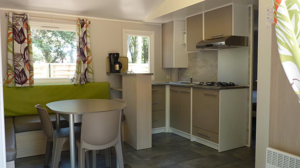 Camping La Sousta**** Remoulins Kamer foto