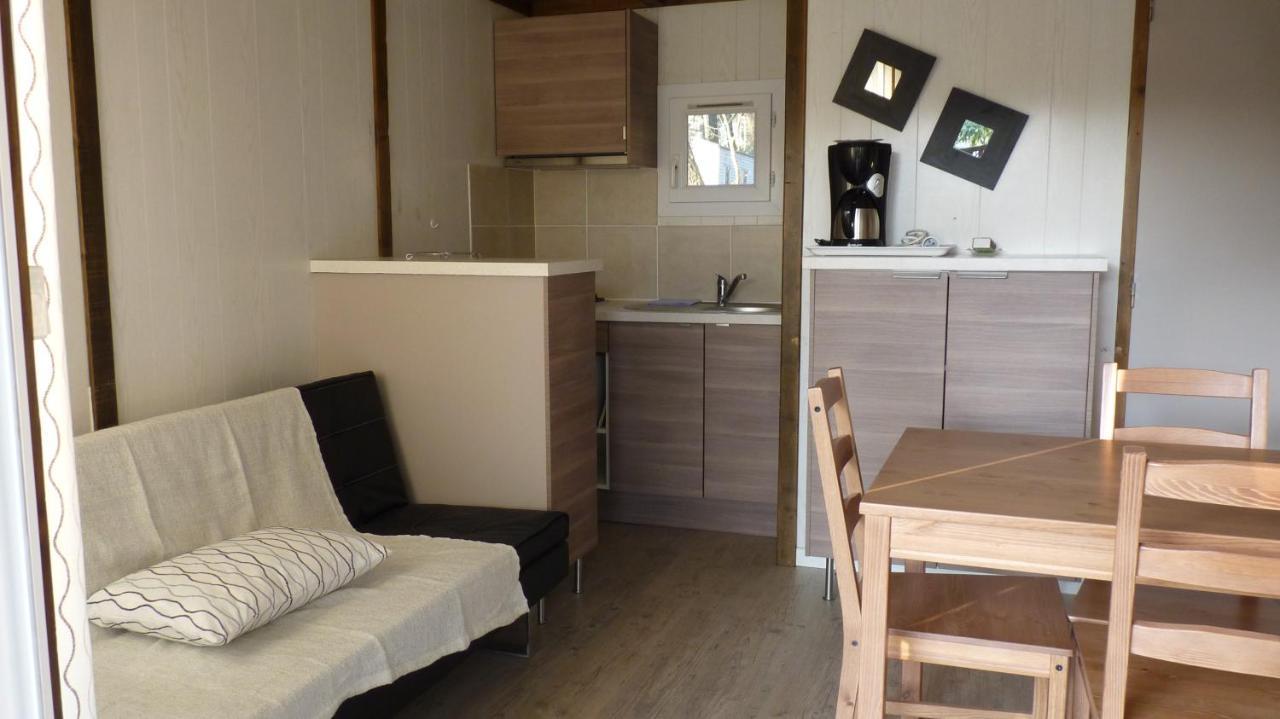 Camping La Sousta**** Remoulins Buitenkant foto